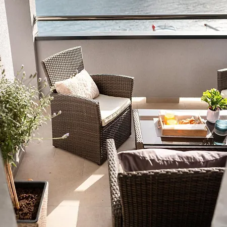 & Fisherman's Luck - One-bedroom With Terrace And Sea View וולה לוקה