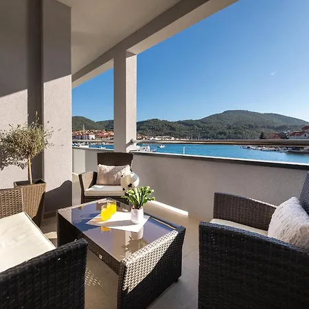 דירה & Fisherman's Luck - One-bedroom With Terrace And Sea View *
