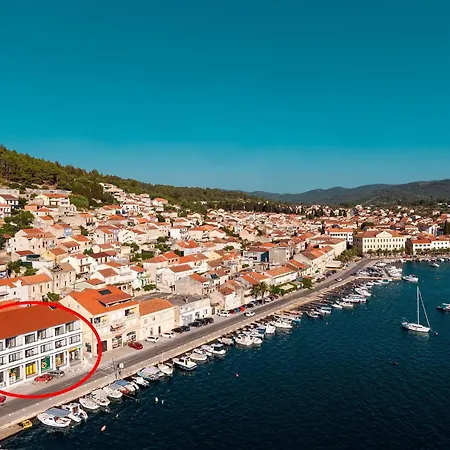& Fisherman's Luck - One-bedroom With Terrace And Sea View